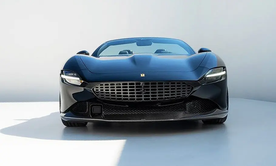 Ferrari Roma Spider von Novitec; Außenansicht,; stehend; Sportwagen; Frontalsicht