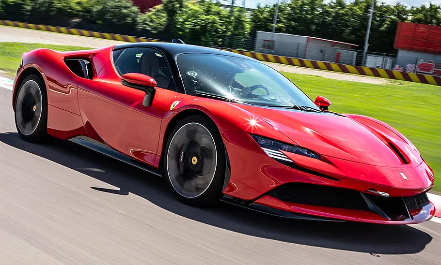 Ferrari SF90 Stradale (2019) Ferrari SF90 Stradale (2019)