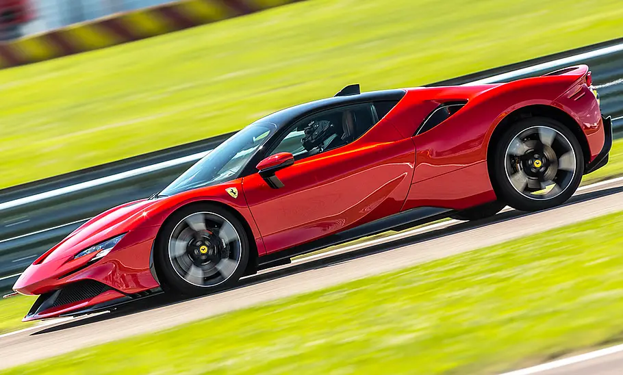 Ferrari SF90 Stradale (2019) Ferrari SF90 Stradale (2019)