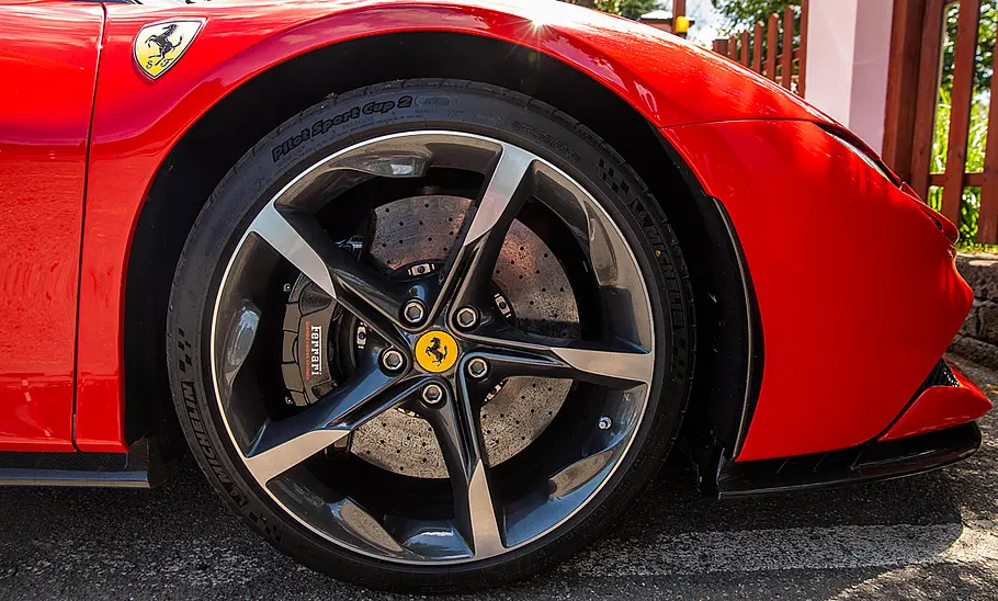 Ferrari SF90 Stradale (2019) Ferrari SF90 Stradale (2019)