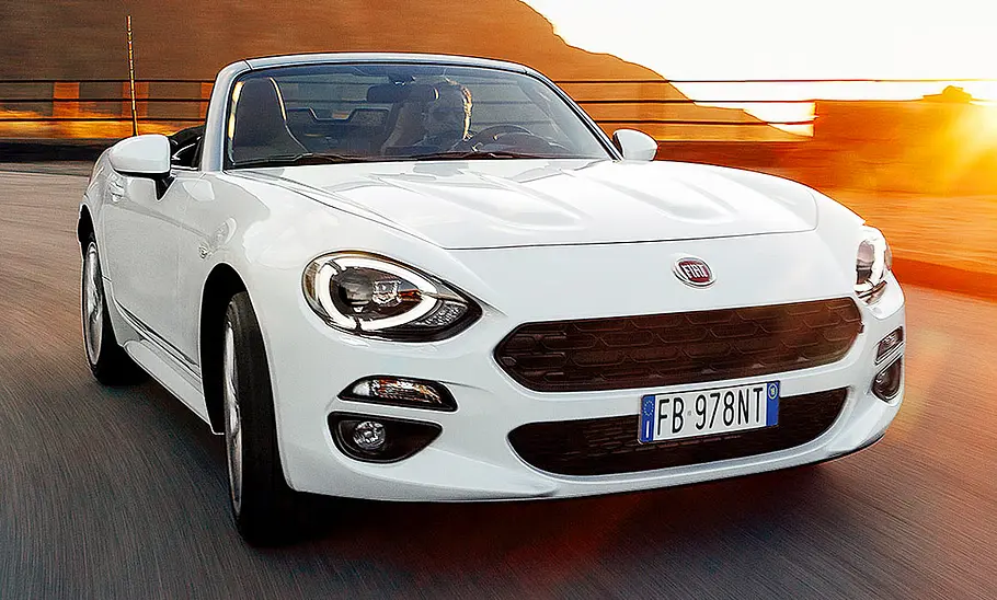 Fiat 124 Spider (2016) Fiat 124 Spider (2016)