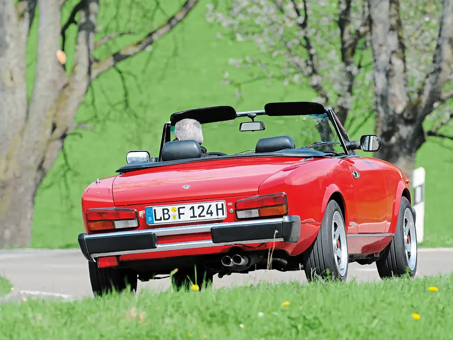 Fiat 124 Spider Cabrio Vergleich Bilder technische Daten Heck