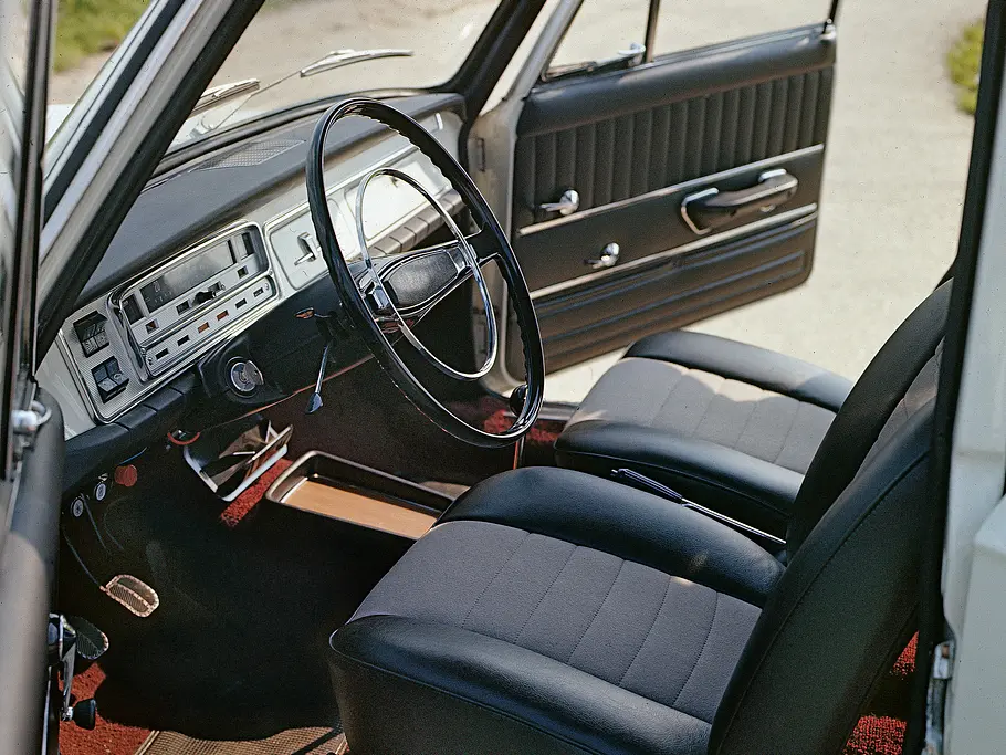 Polski-Fiat 125p Bilder technische Daten Oldtimer Sitze