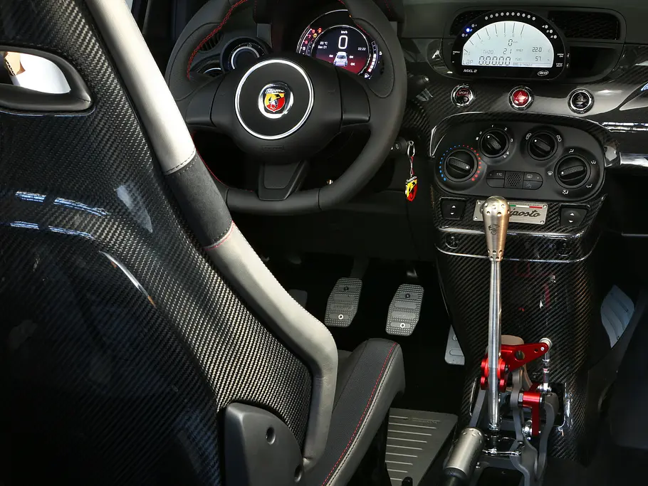 Abarth 695 Biposto Fiat 500 Fahrbericht Kleinwagen Sportversion