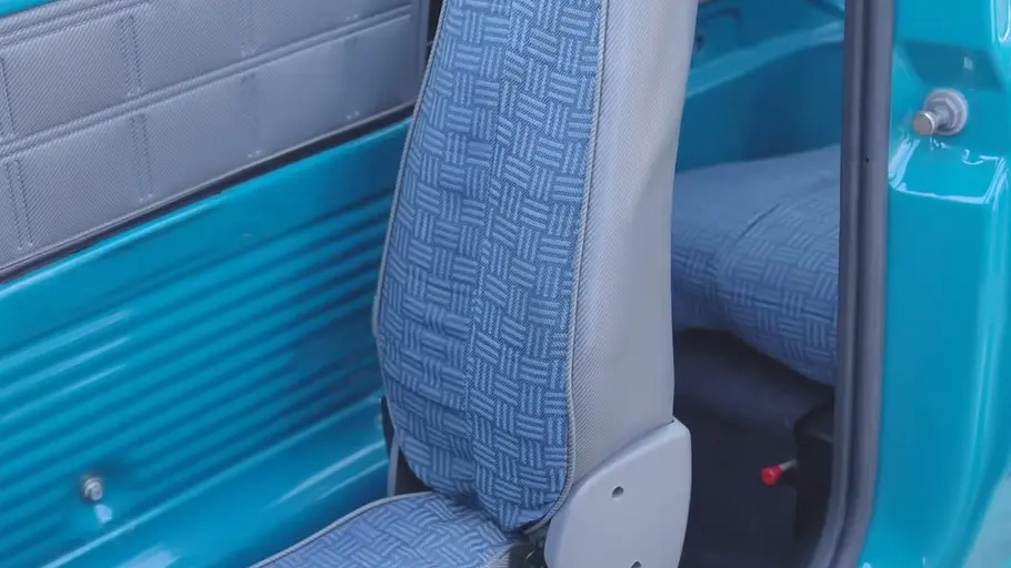 Sitze des Fiat Panda for One, fotografiert von der Seite.