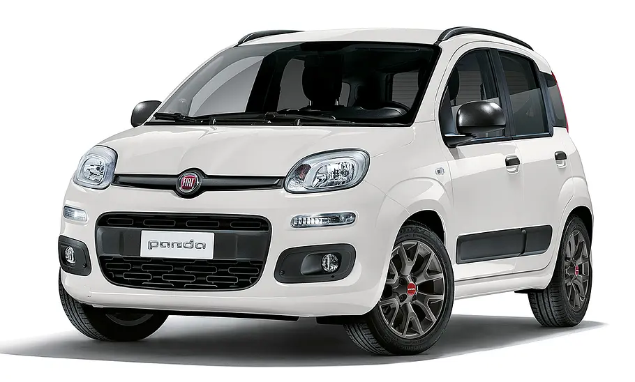 Fiat Panda Fiat Panda vor weißem Hintergrund, Ansicht von vorne links.