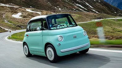Fiat Topolino; fahrend; Außenansicht; Kleinstwagen; Frontansicht; Alpen - Foto: Hardy Mutschler
