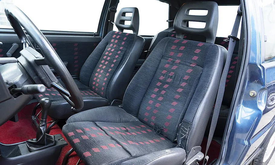 Die Sitze des Fiat Uno Turbo.