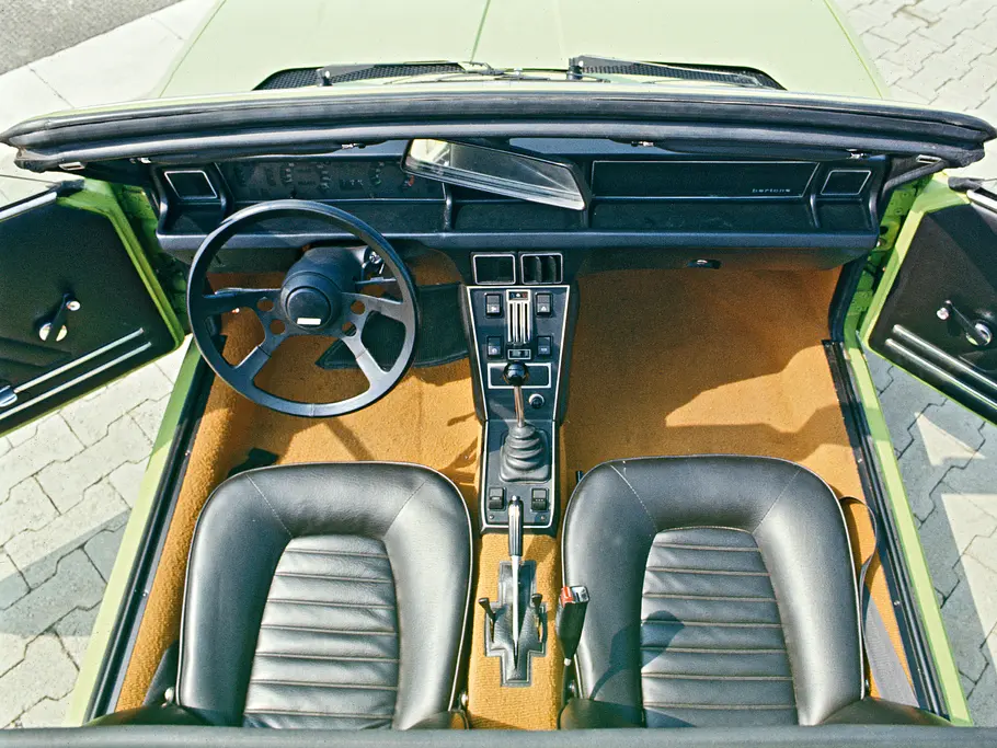 Special - 20 Stars der IAA 73: Fiat X1/9 Fiat X1/9 Bilder technische Daten Oldtimer Cockpit