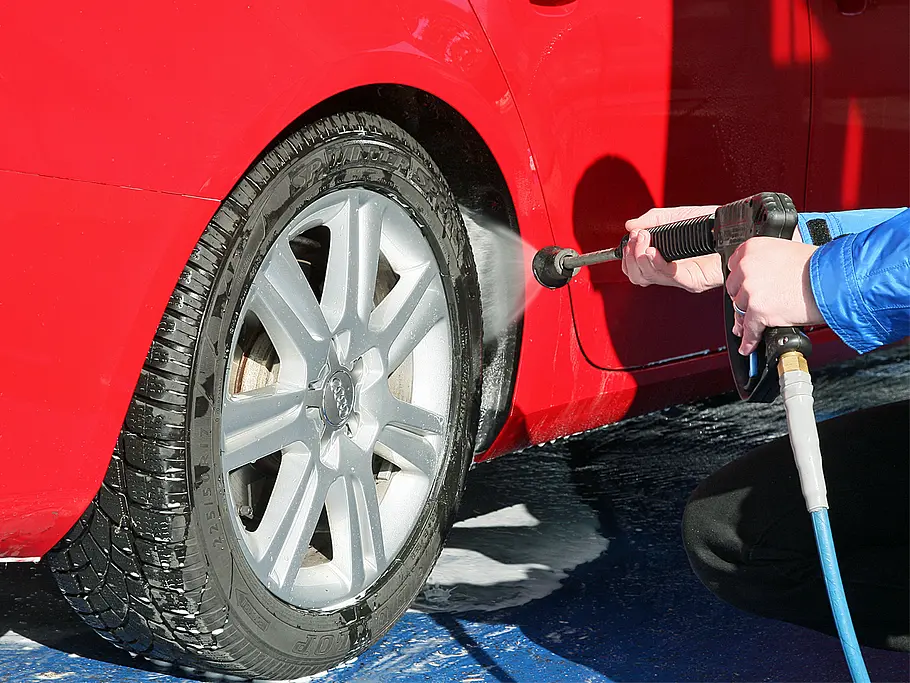 Ratgeber Autopflege Auto gründlich vorreinigen mit den Hochdruckreiniger