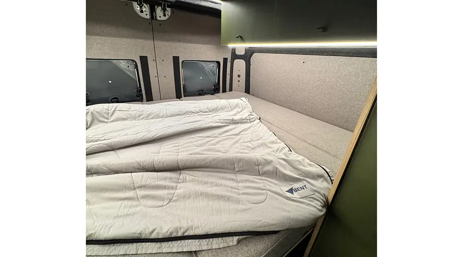 Flowcamper Moritz Das Heckbett des Flowcamper Moritz.