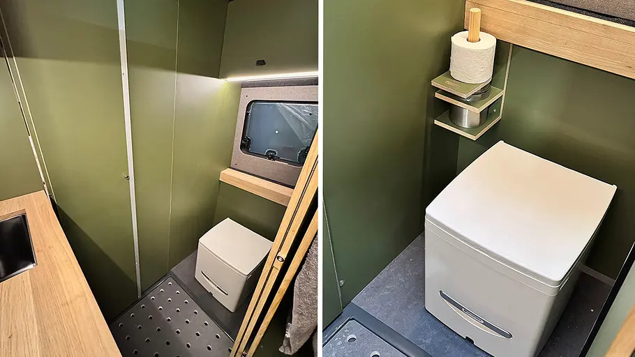 Flowcamper Moritz Die Collage zeigt die Nasszelle des Flowcamper Moritz. Links: Das komplette Bad. Rechts: Das WC samt Toilettenpapierhalter im Detail.