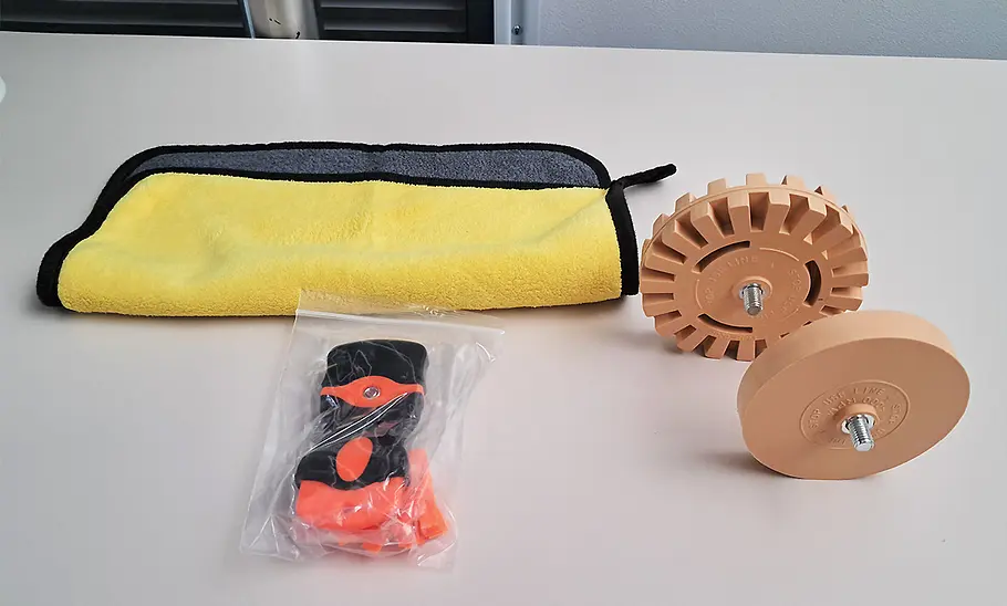Das Foto zeigt den Lieferumfang des Sets von Worown.