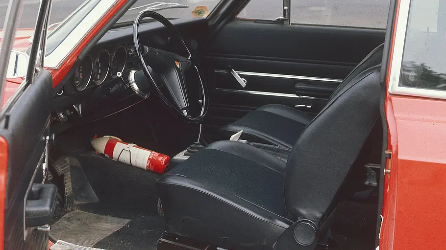 Das Cockpit des Ford 17M P7