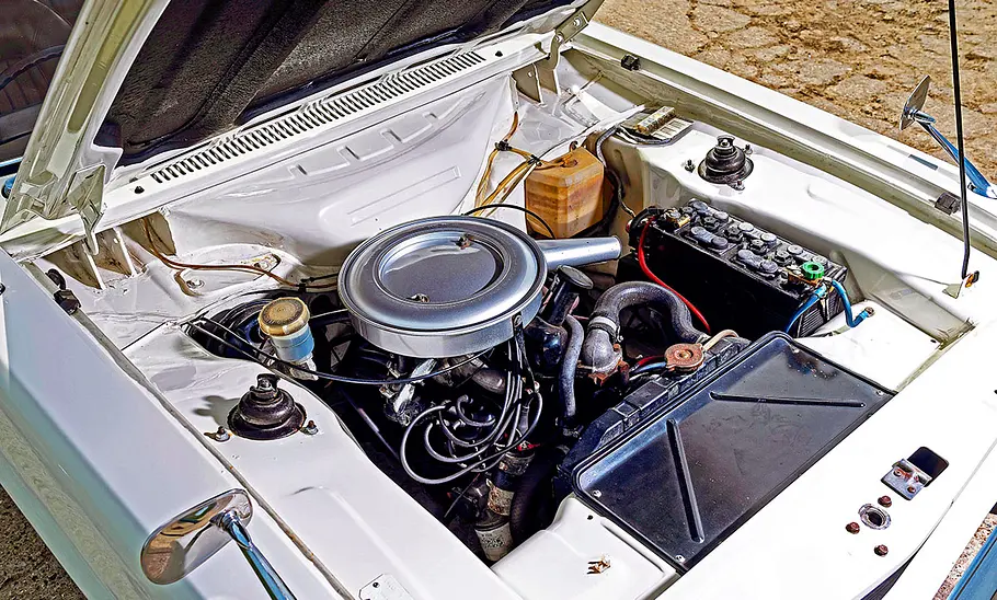 Der Motor des Ford Capri.