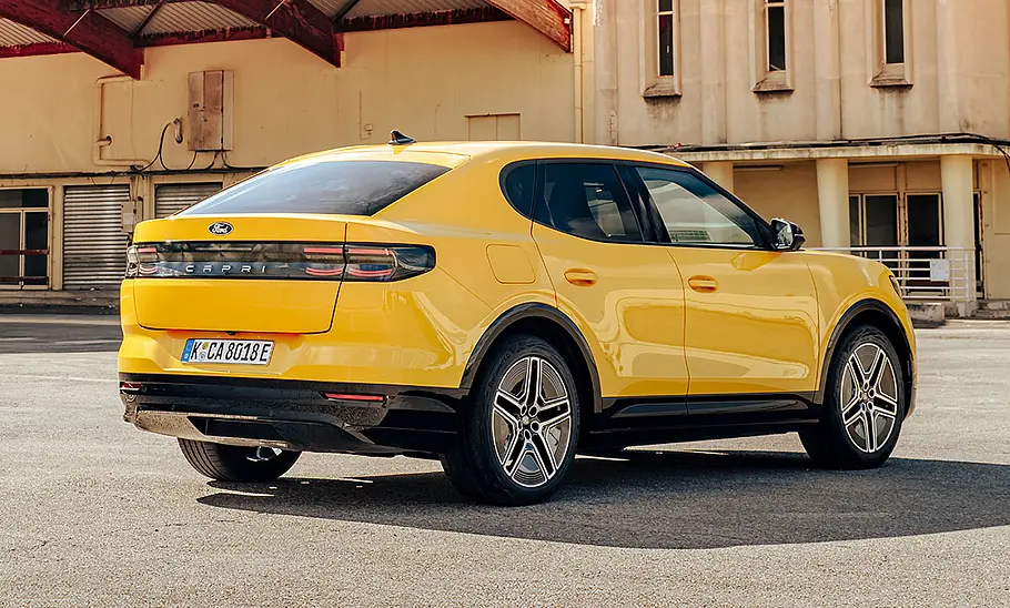 Ford Capri (2024) Der Ford Capri (2024) von schräg hinten fotografiert.