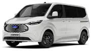 Ford E-Tourneo Custom vor weißem Hintergrund, Ansicht von vorne links. - Foto: Carwow