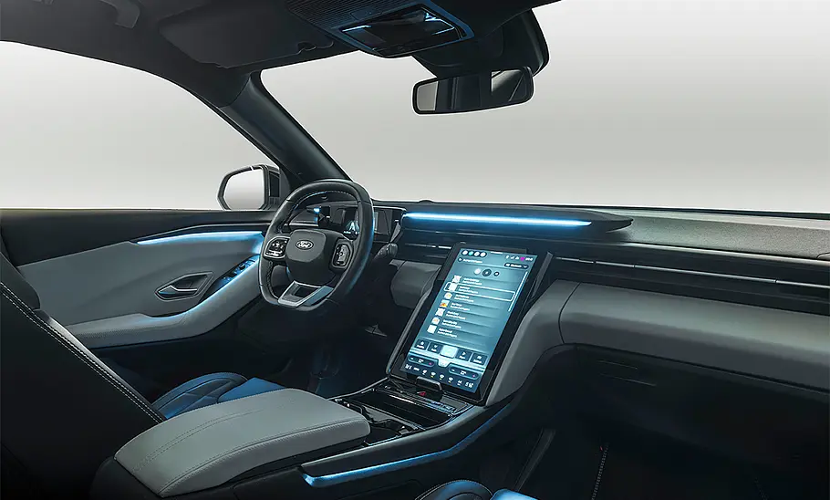 Das Cockpit des Ford Explorer Elektro (2024).