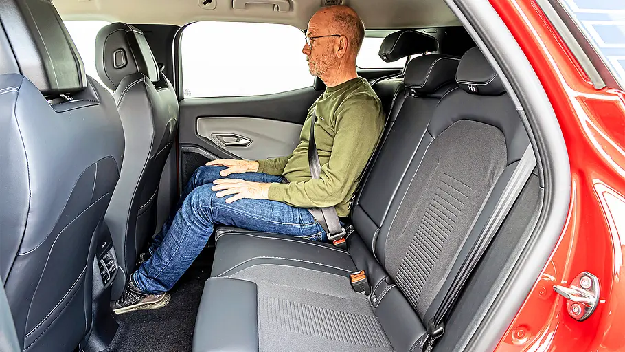 Ford Explorer Blick auf die Fondsitzbank im Innenraum des Ford Explorer.
