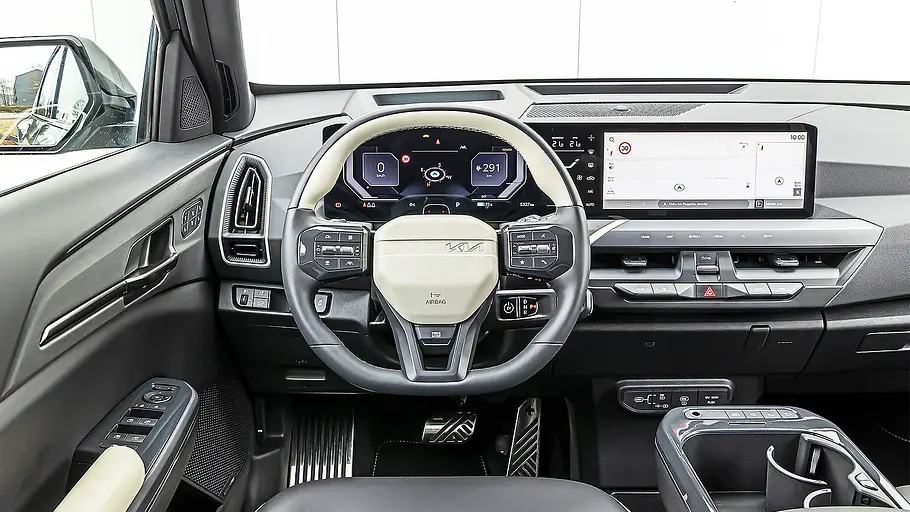Kia EV5 Blick auf die Armaturen im Innenraum des Kia EV5.