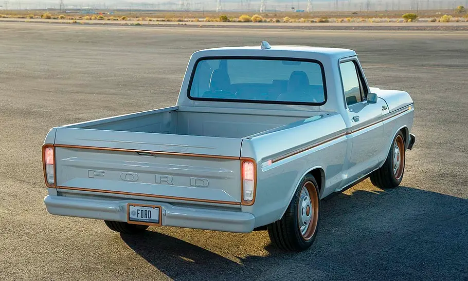 Ford Eluminator F100 Heck