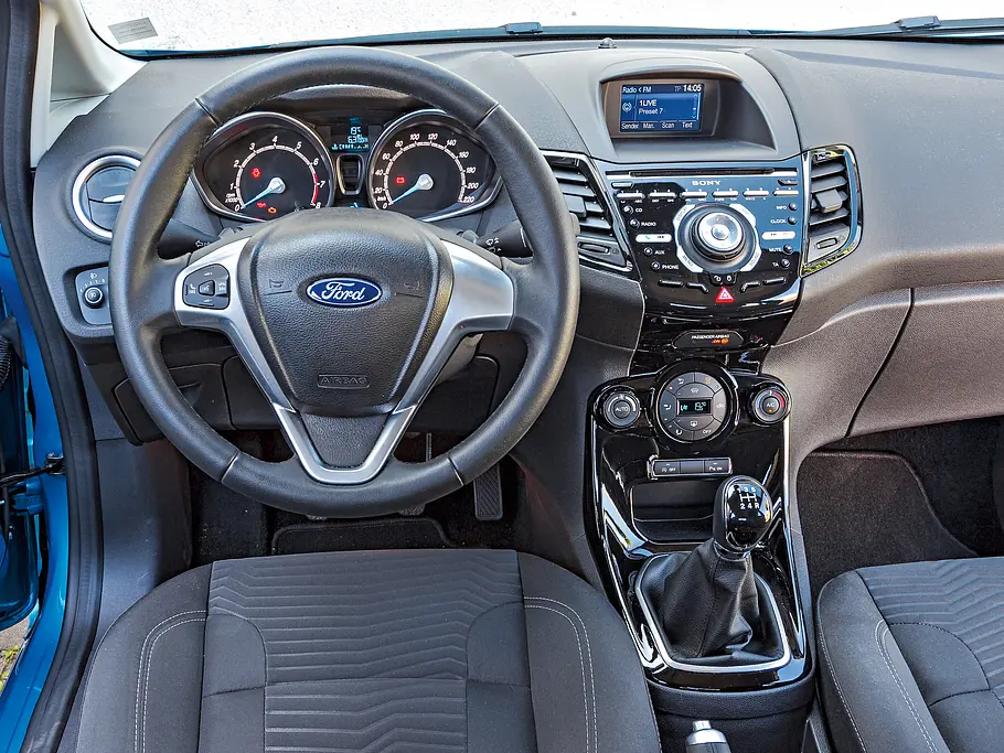 Ford Fiesta 1.0 EcoBoost 1.6 TDCi Vergleich Bilder technische Daten Cockpit