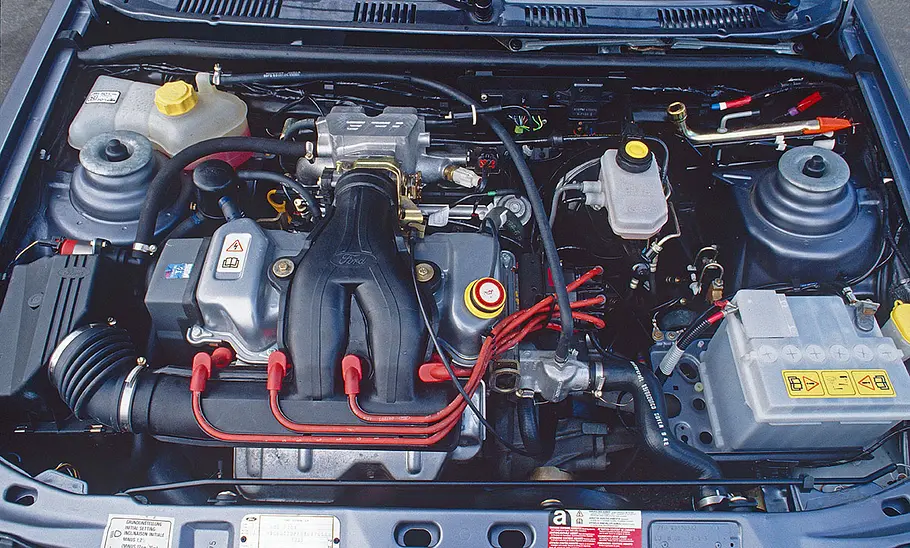 Der Motor des Ford Fiesta XR2i.