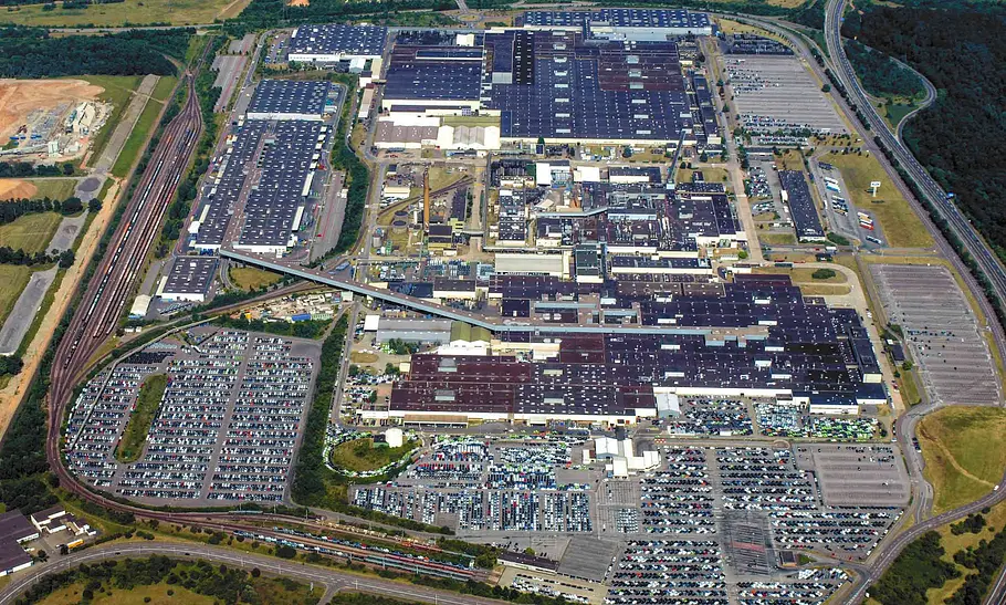Ford Werke Saarlouis aus der Luft von oben fotografiert.