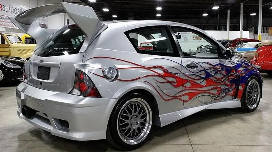Ford Focus FR200 statisch von hinten.