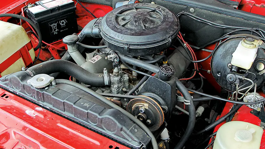Ford Granada 2.8 GLS Der Motor des Ford Granada 2.8 GLS.
