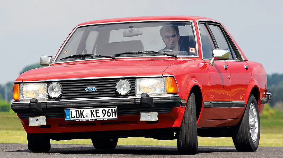 Ford Granada 2.8 GLS Ford Granada 2.8 GLS fahrend von vorne