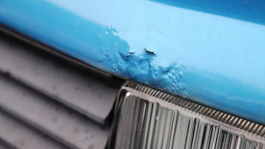 Die Motorhaube des Ford Granada II. 