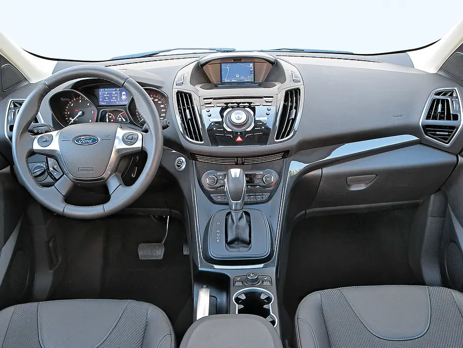 Ford Kuga Kaufberatung SUV Bilder technische Daten Cockpit