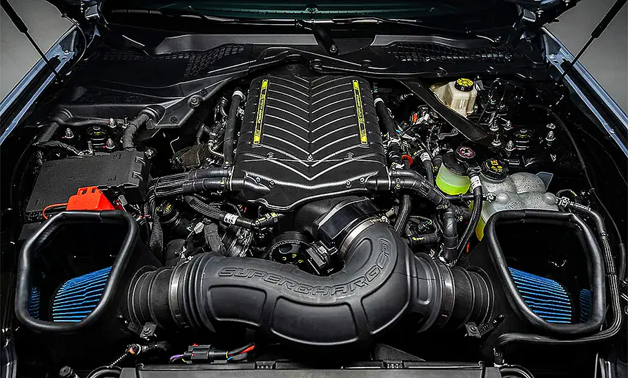 Blick in den Motorraum des Ford Mustang RTR Spec 5.
