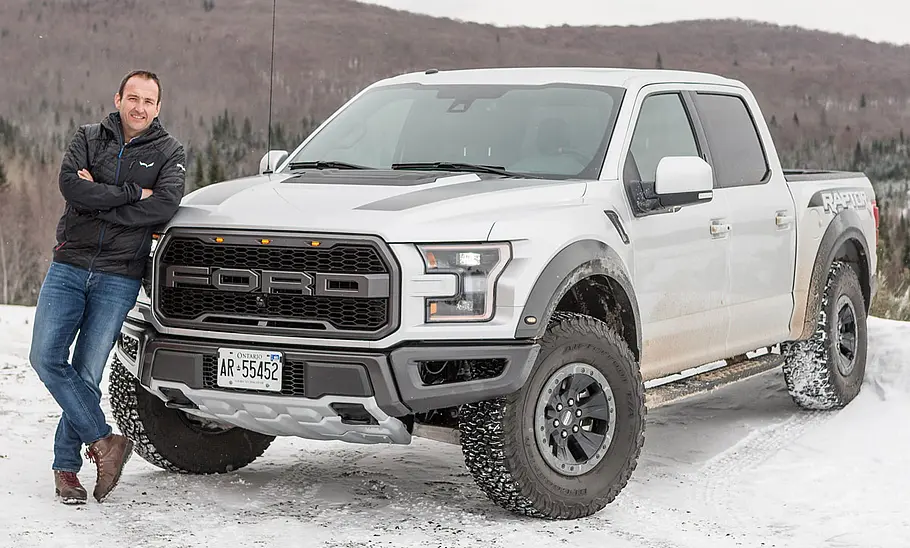 Ford F-150 Raptor (2017) Ford F-150 Raptor (2016)