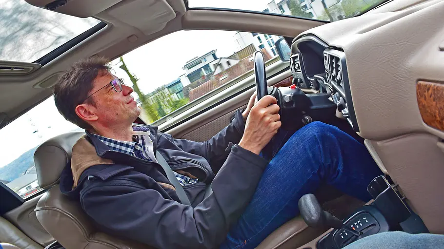 Ford Scorpio Ghia 24V Autor Karsten Rehmann fährt den Ford Scorpio Ghia 24V.