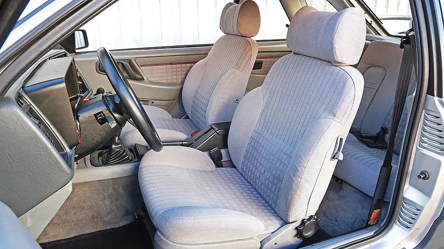 Die Sitze des Ford Sierra XR4i