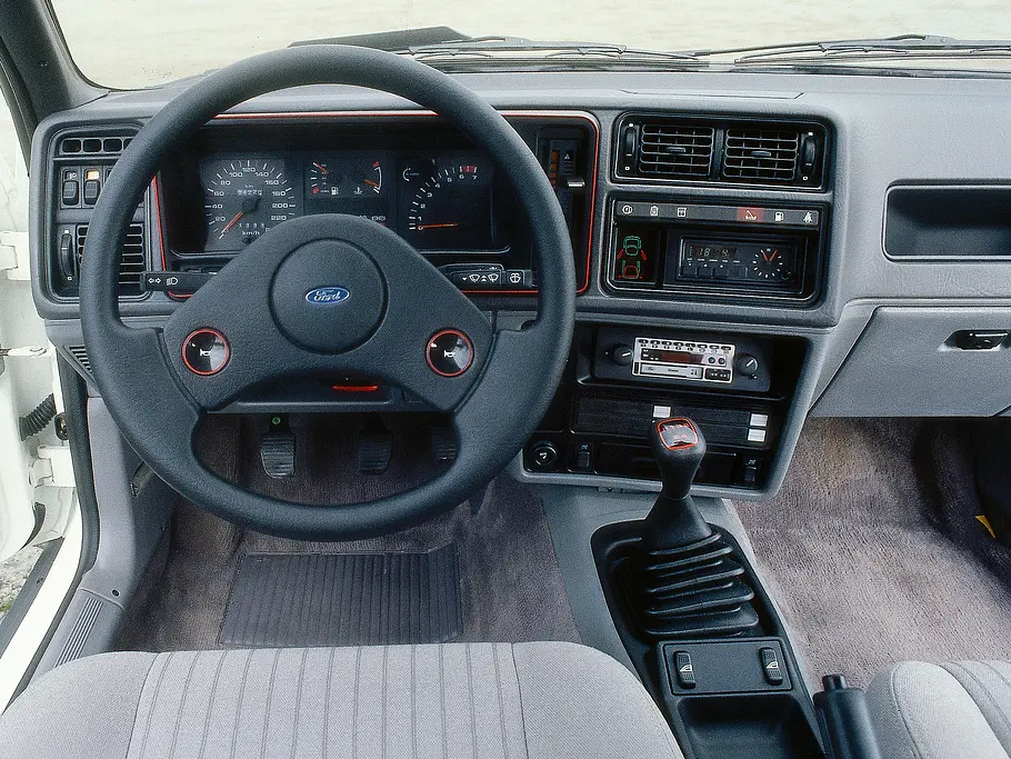 Ford Sierra XR4i Ford Sierra XR4i Kaufberatung Bilder technische Daten Cockpit