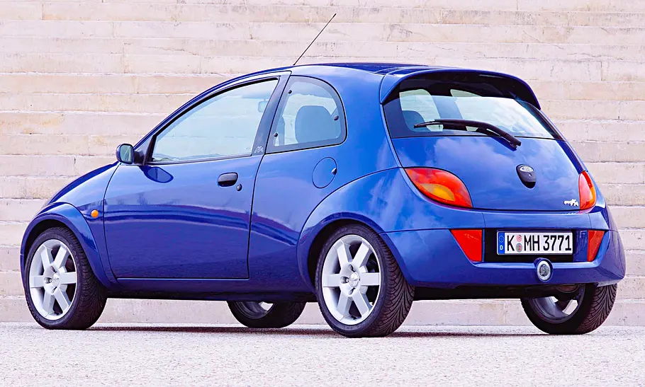 Ford Sportka Ford Sportka statisch von schräg hinten fotografiert.