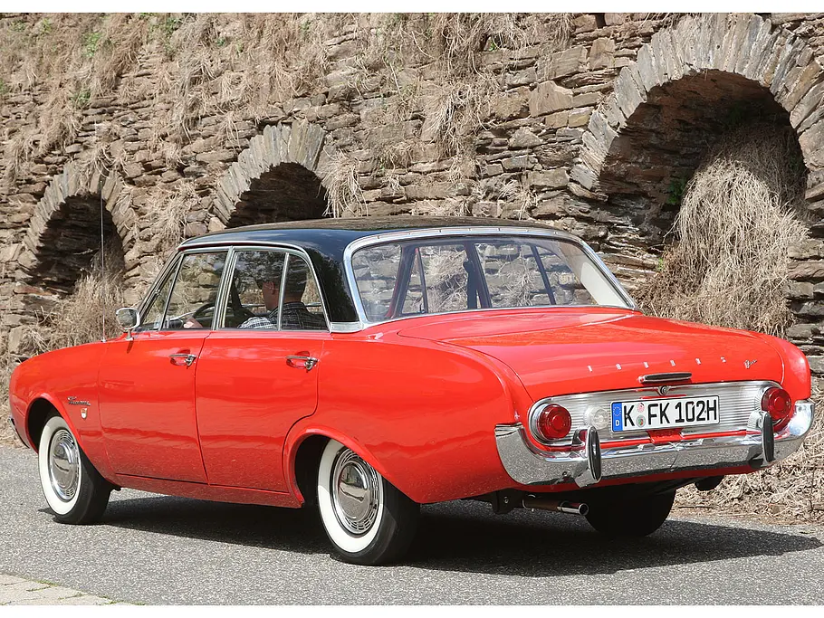 Die Schmale Dachpfosten des Ford Taunus 17 M P3 schaffen Übersichtlichkeit