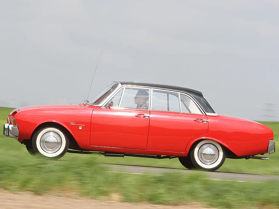 Der Preis des Ford Taunus 17 M P3 lag bei 6645 Mark was 3398 Euro entspricht