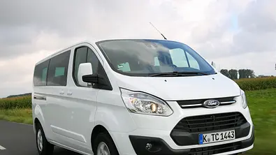 Ford Tourneo Custom L2 2.2 TDCi 2013 Test Transporter Van Achtsitzer Diesel Nutzfahrzeug