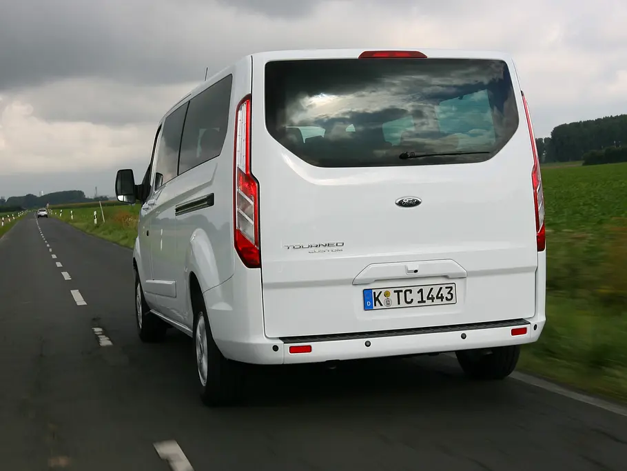 Ford Tourneo Custom L2 2.2 TDCi 2013 Test Transporter Van Achtsitzer Diesel Nutzfahrzeug