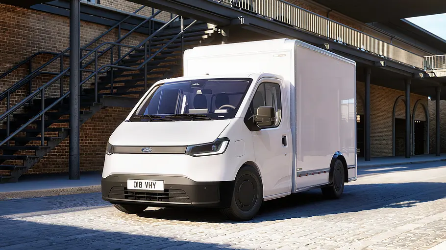 Ford Transit City (2026) Blick von schräg vorne auf den Ford Transit City (2026).