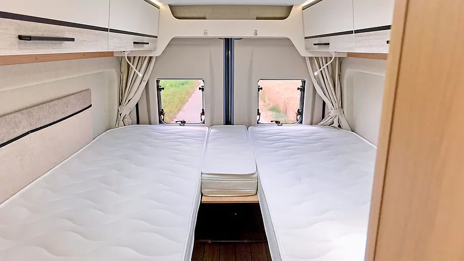 Forster Vantasy 636 EB Die Innenaufnahme zeigt das Schlafzimmer des Forster Vantasy 636 EB.