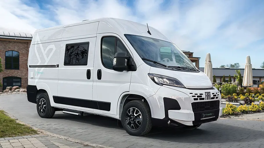 Freedo RV 541 HT Der Freedo RV 541 HT statisch von schräg vorne rechts.