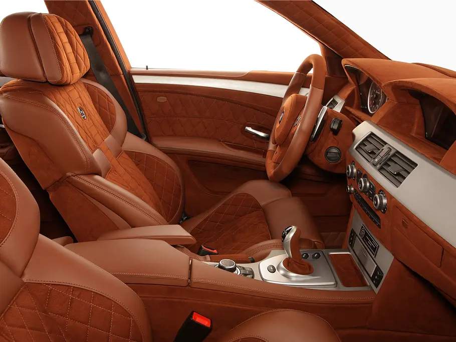 Blick auf die Armaturen im Innenraum des G-Power BMW M5 Hurricane RS Touring.