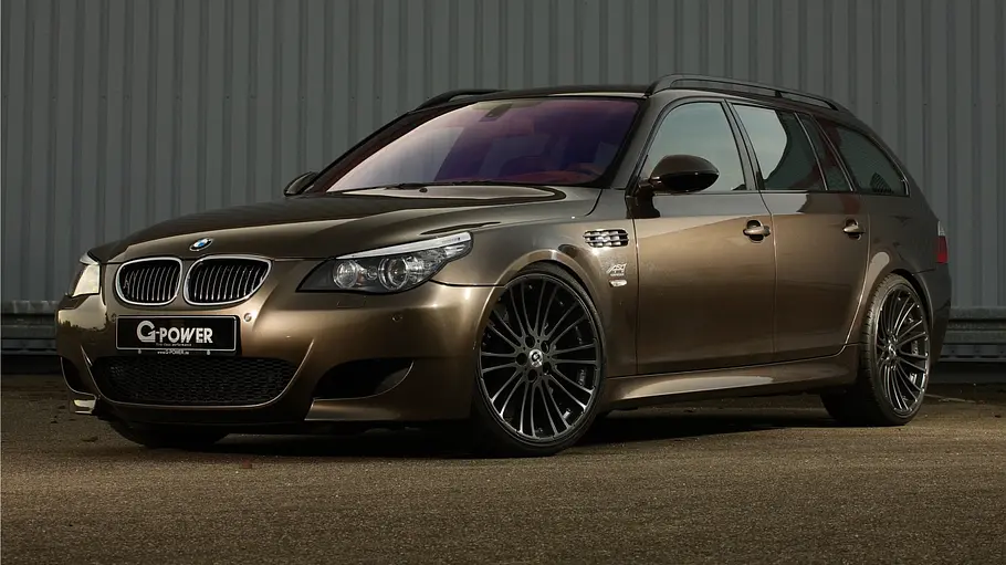 Der G-Power BMW M5 Hurricane RS Touring stehend von vorne