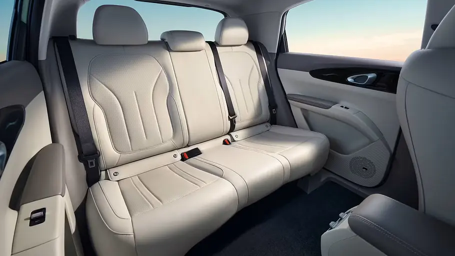 Blick auf die Rückbank des Geely E2.