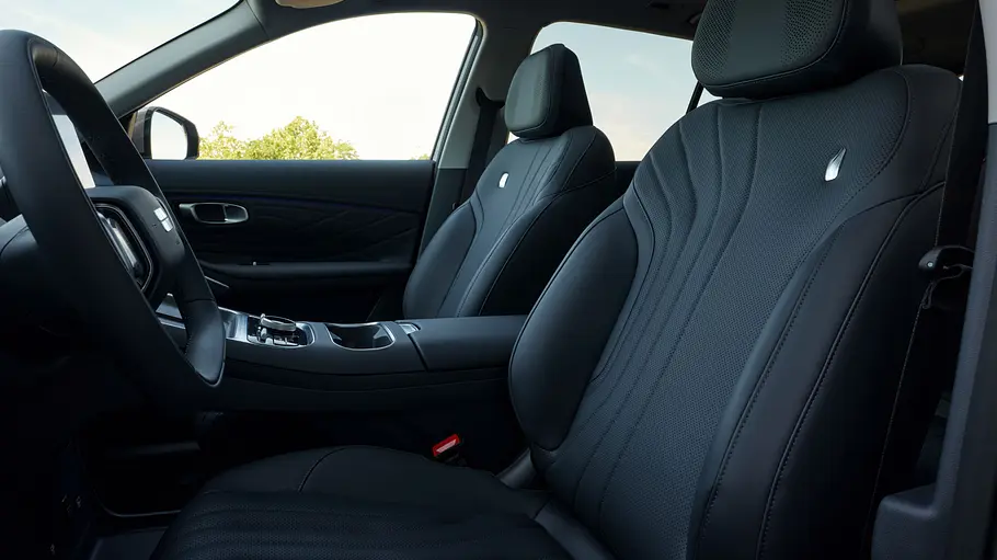 Geely Starray EM-i Die vorderen Sitze des Geely Starray EM-i.